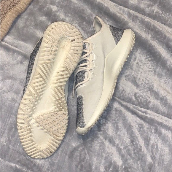 Adidas shoes - Picture 3 of 3